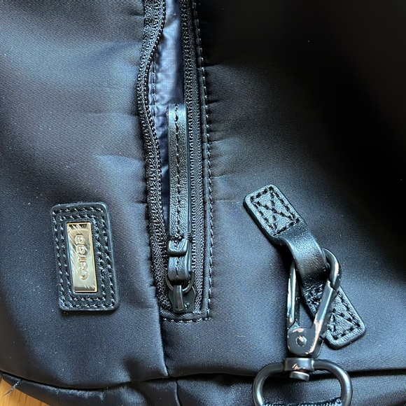 Caraa Studio Tote Nylon in Black 🖤🖤🖤 (sold out black on black) - Picture 7 of 8